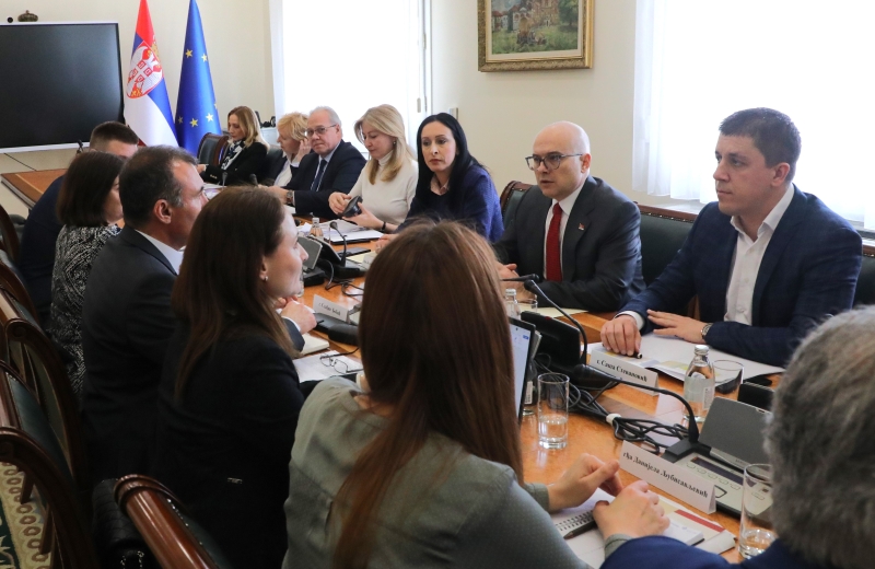 Унапређење материјалног положаја запослених у јединицама локалнe самоуправe