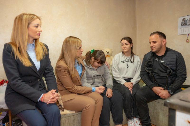 Ђурђевић Стаменковски посетила сестре Милаковић које су остале без родитеља