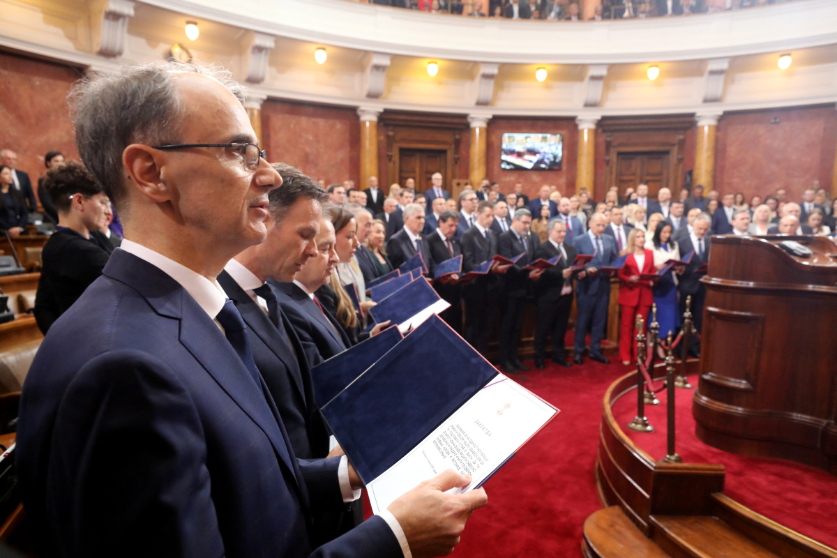 Изабрана нова Влада Републике Србије