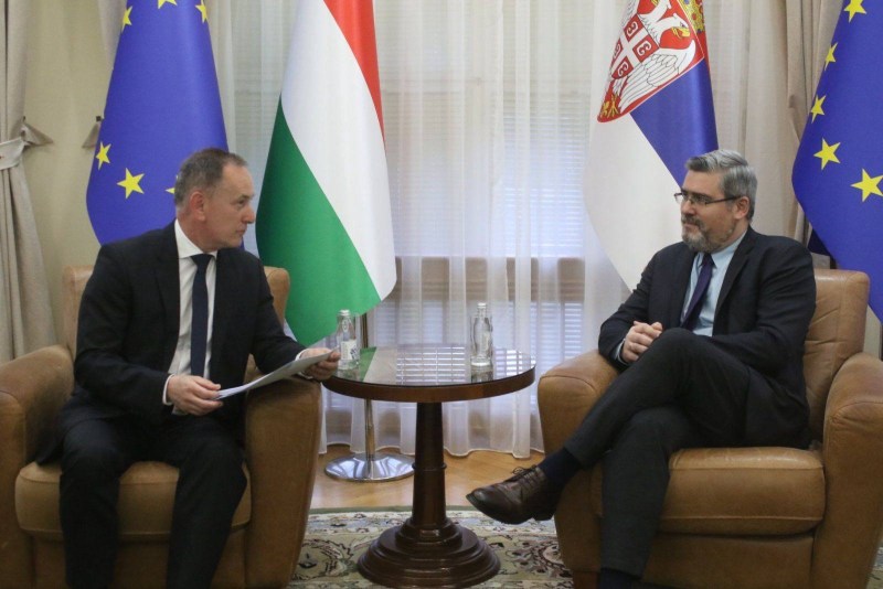 Старовић разговарао са амбасадором Мађарске