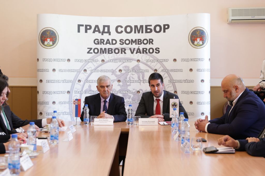 Унапређење положаја мањинских заједница у Србији