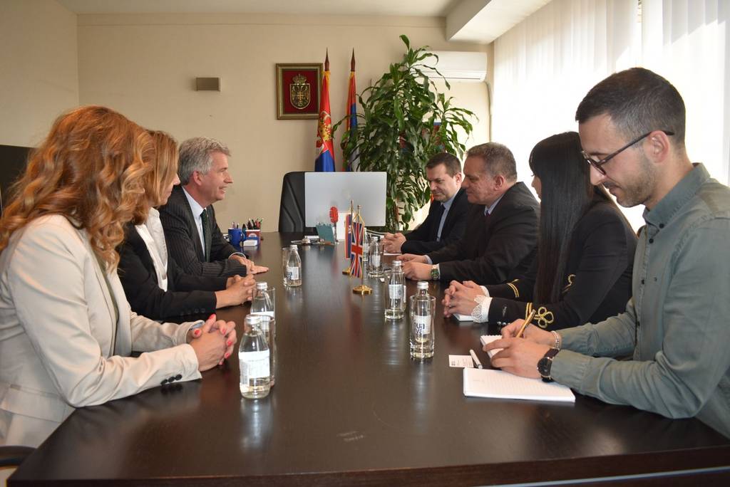 Простор за додатну сарадњу са Великом Британијом у области образовања