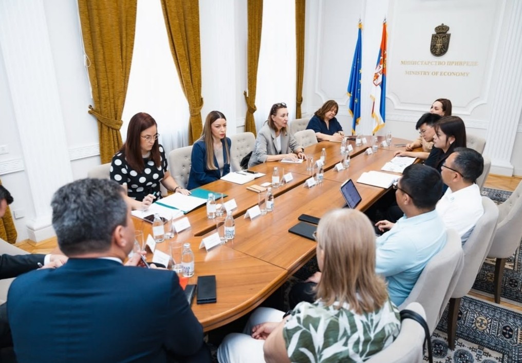 Подршка инвеститорима који доприносе привредном развоју Србије