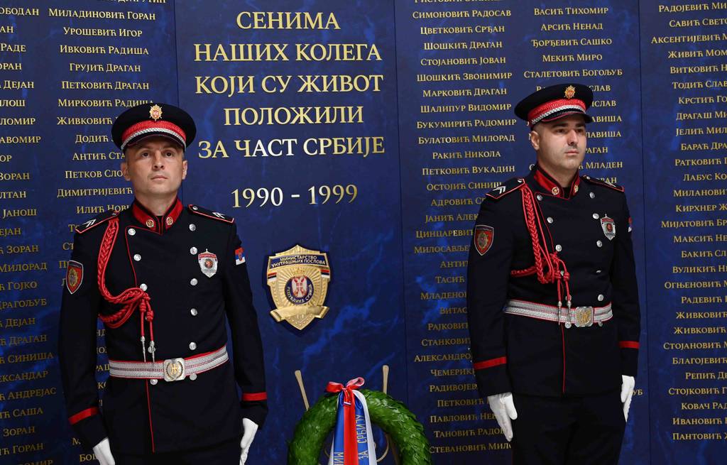 Одата пошта полицајцима страдалим чувајући мир и безбедност у земљи