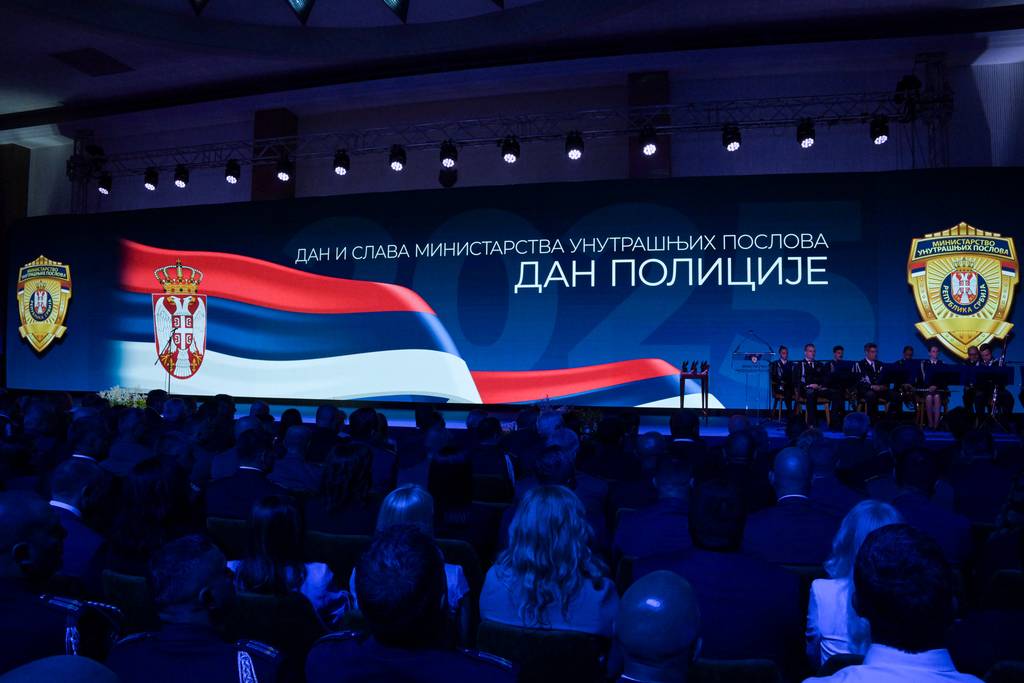 Гашић честитао Дан Министарства унутрашњих послова и Дан полиције