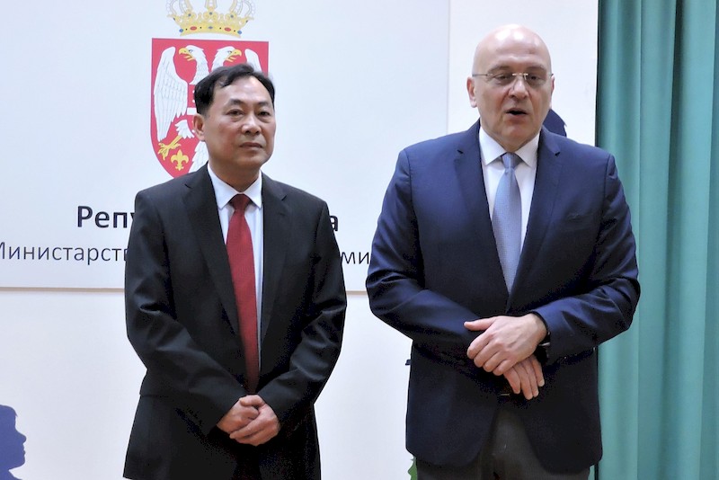 Захвалност aташеу за културу Амбасаде Кине