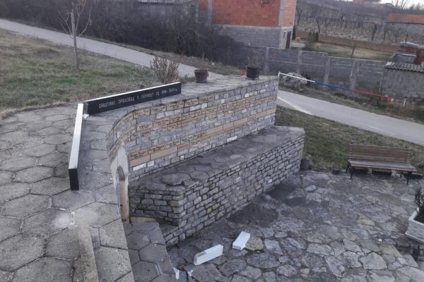 Зауставити нападе над српским спомен-обележјима на Космету